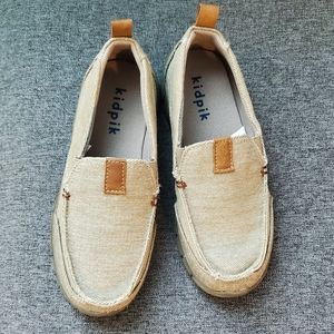 Kids boys size 2 canvas deck shoes NEW